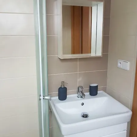 Tas Apartment *